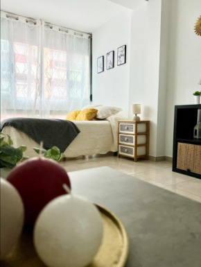 PRECIOSO ESTUDIO CON PISCINA, JUNTO A LA PLAYA, Torre Del Mar